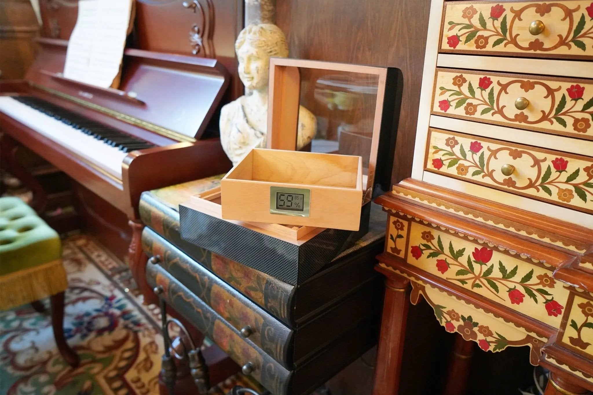 Wudytim Cigar Humidor, Handcrafted Top 270° Elegant Glossy Spanish Cedar Cigar Box with Easy Humidification System, Accurate Digital Hygrometer - Wudytim Store